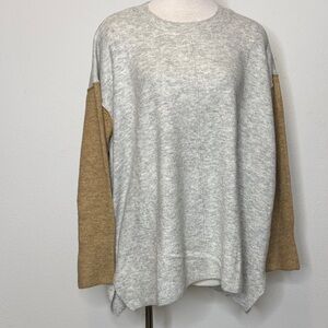Vince Camuto size 2X Heather Gray and Camel Crew Neck Sweater